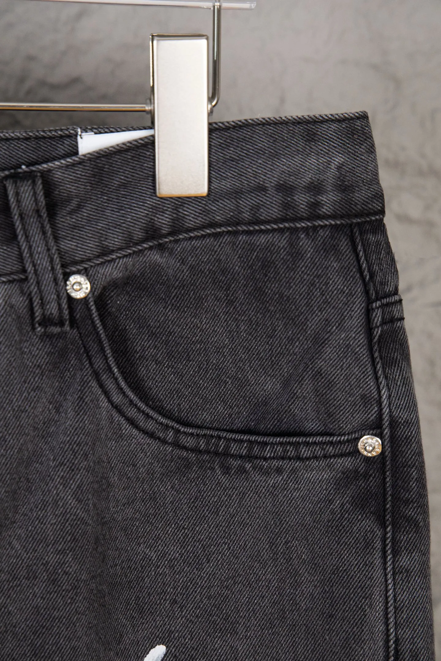 Style number: M401 P250 GALLERY DEPT. Spliced ​​ink splash denim print logo bell bottoms washed jeans Color: black blue Code number: 28 30 32 34